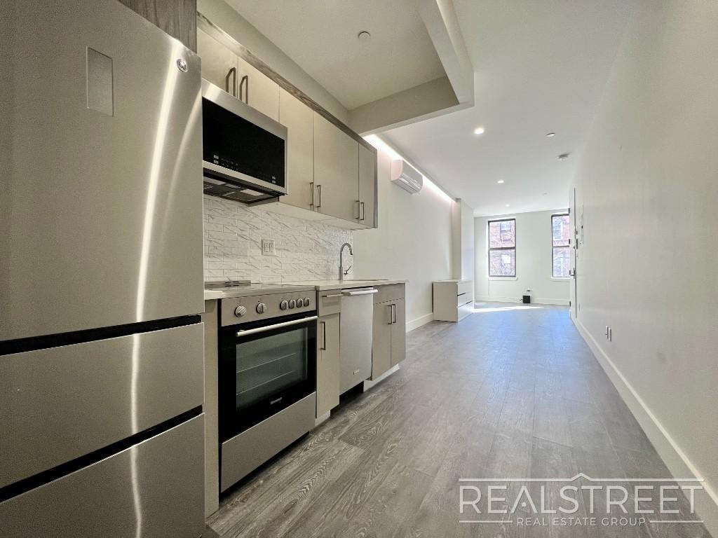 Primary Photo - Modern New Studio in Bushwick!