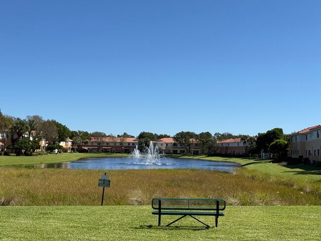 Foto del edificio - 7407 Briella Dr