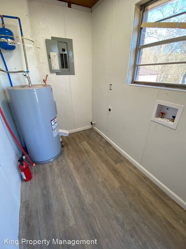 Foto del edificio - 3 br, 1 bath House - 2905 Exeter Ave