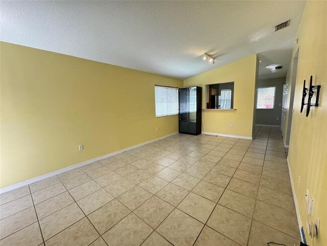 Foto del edificio - 7921 NW 6th St