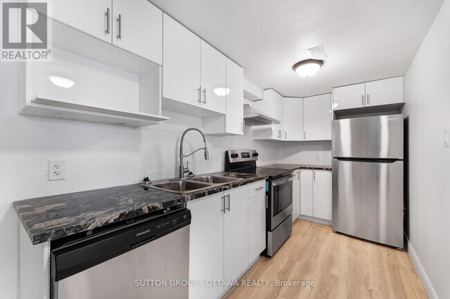 Building Photo - 20 Dundegan Dr