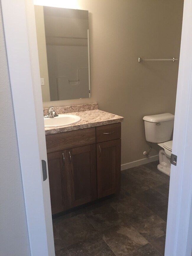 Foto del edificio - 3 Bed 2 Bath Twinhome