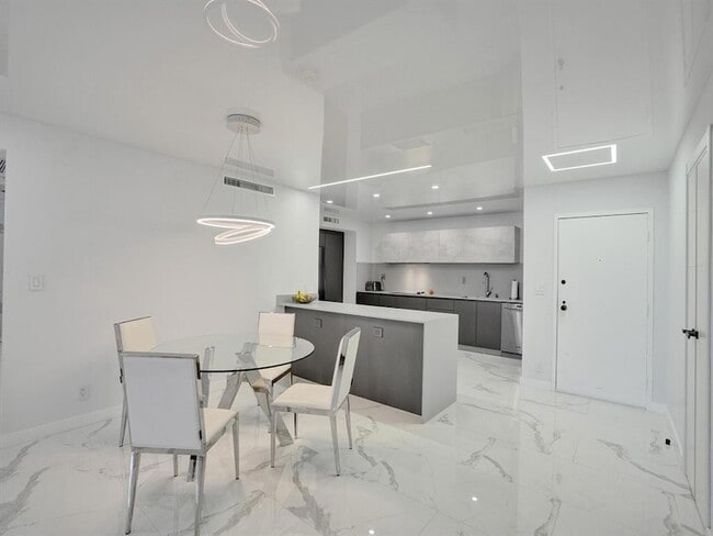 Foto del edificio - 2500 Parkview Dr