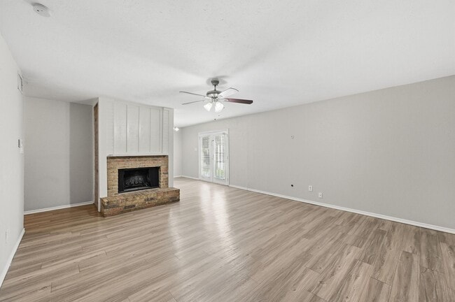 Foto del edificio - Beautifully Updated 3 Bed, 2 Bath Home