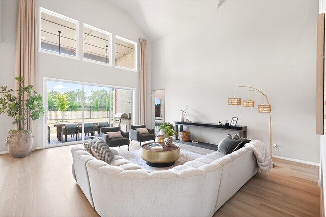 Foto del edificio - 21967 Gateway Arch Dr