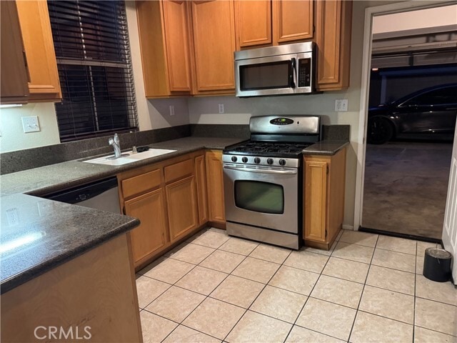 Building Photo - 3357 Brou Ln