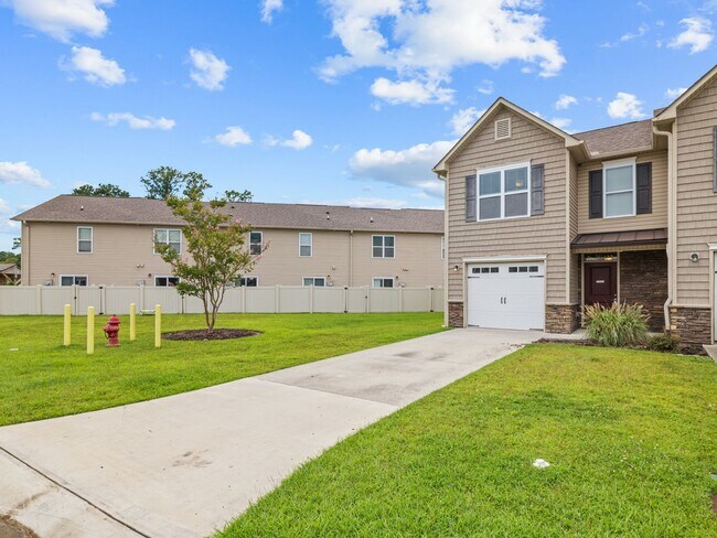 Building Photo - Boyington Place End Unit