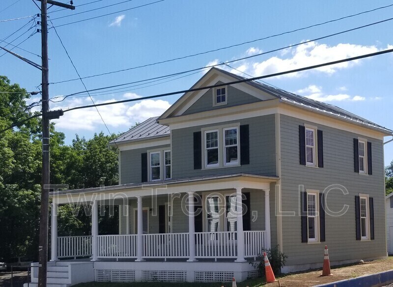 6029 Main St, Mount Jackson, VA 22842 House Rental in Mount Jackson