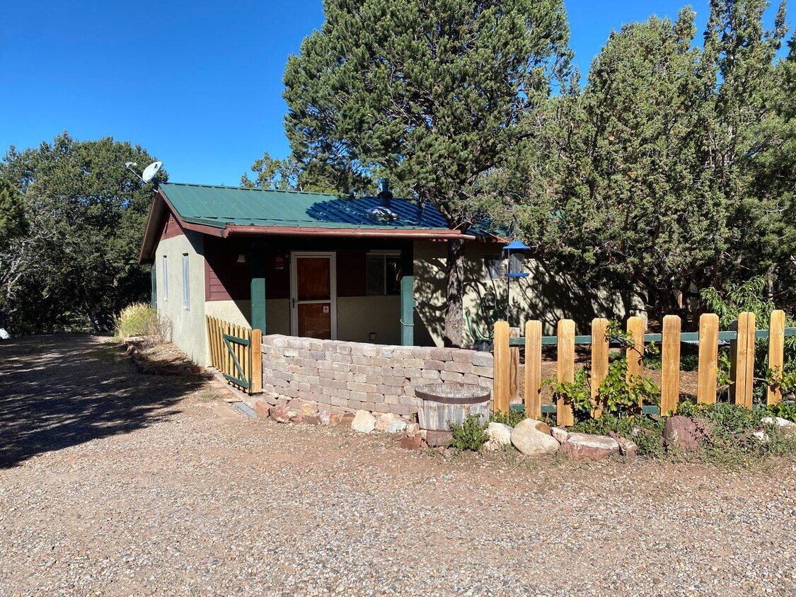 Primary Photo - 2 Bedroom, 1 Bathroom Home in Sandia Park, NM