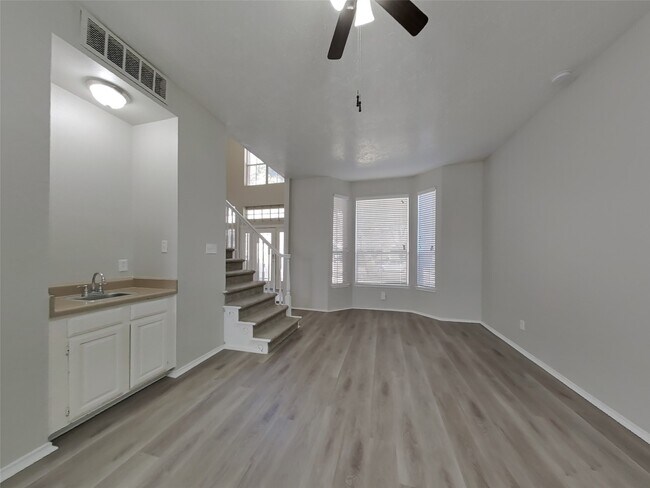 Foto del edificio - 1934 Creston Dr