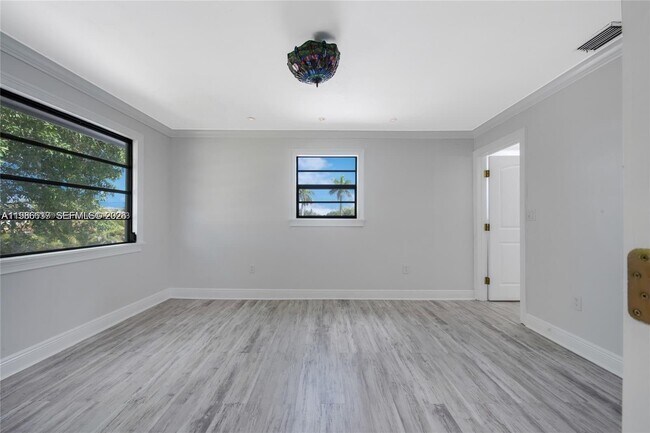 Foto del edificio - 9005 SW 56th St