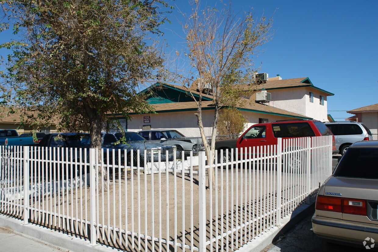 Building Photo - Haas Apartments