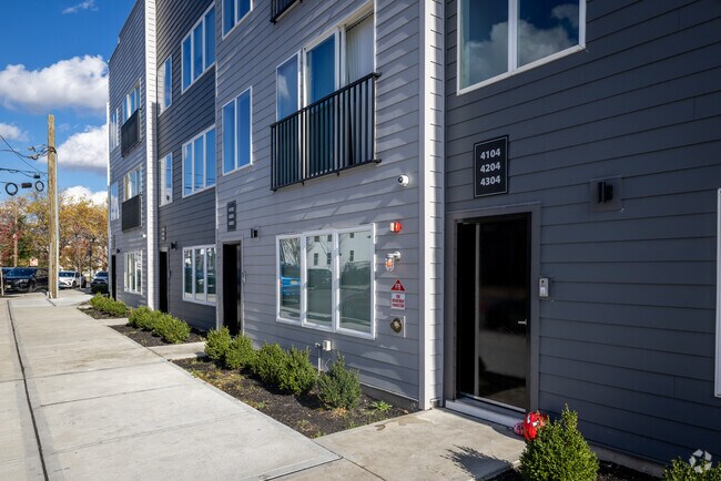 Typical Entrance - Ridgeview Square