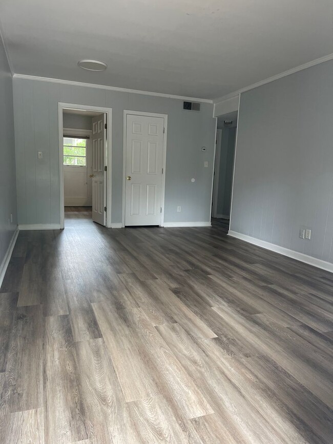 Building Photo - 2/1 MONTEREY APT IN NORMALTOWN!  AUGUST AV...