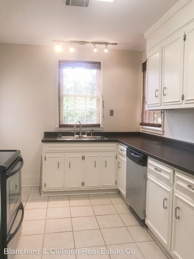 Building Photo - 3 br, 1 bath House - 223 West Vineland Road