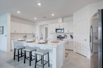 Building Photo - 18315 Ridgeline Dr