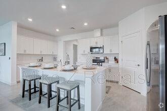 Building Photo - 18315 Ridgeline Dr