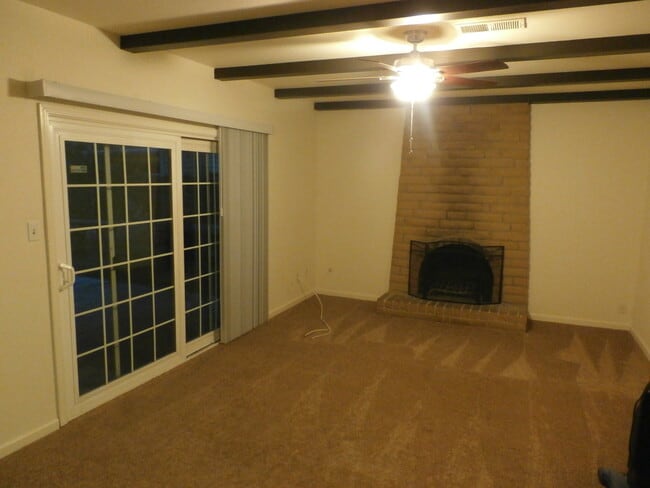 Building Photo - Adorable 4/2 With GREAT Backyard.  Gardene...