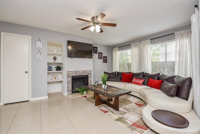 Foto del edificio - 12100 Overbrook Ln