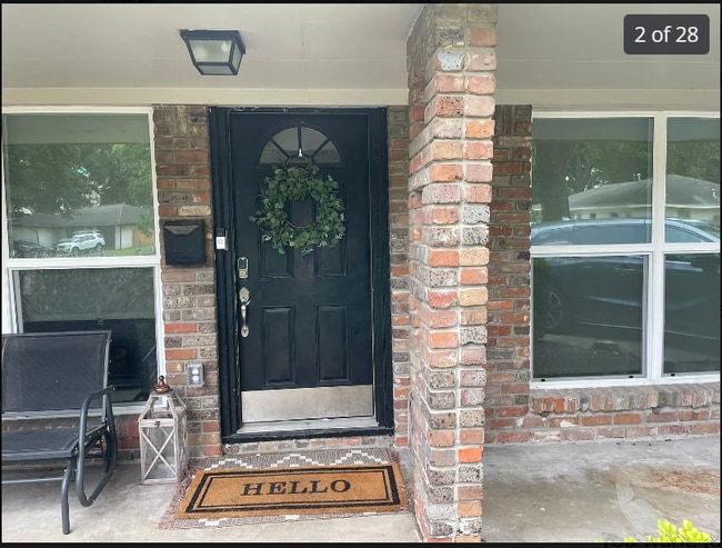 Building Photo - 3011 Carlford Cir