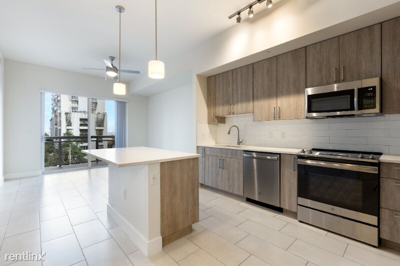 Photo - 270 Biscayne Blvd Way (Miami, FL)