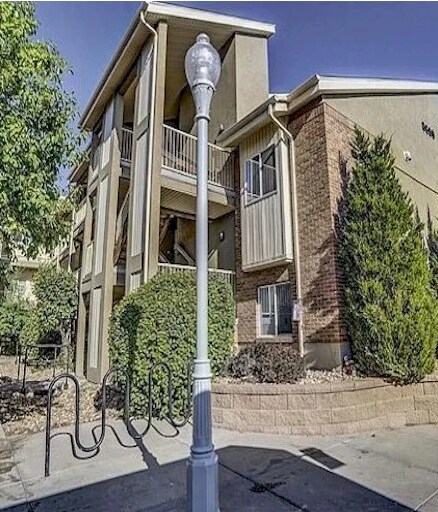 Foto del edificio - 8690 Decatur St