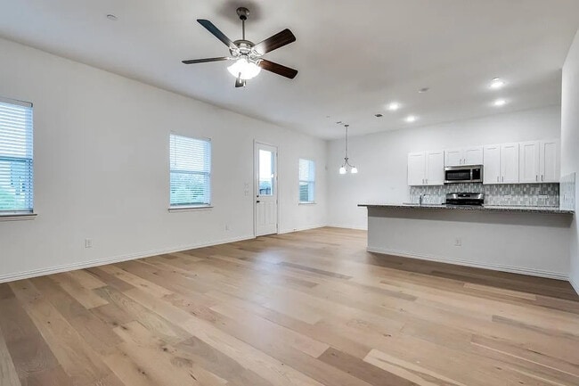 Foto del edificio - Room in Townhome on Bethlehem St