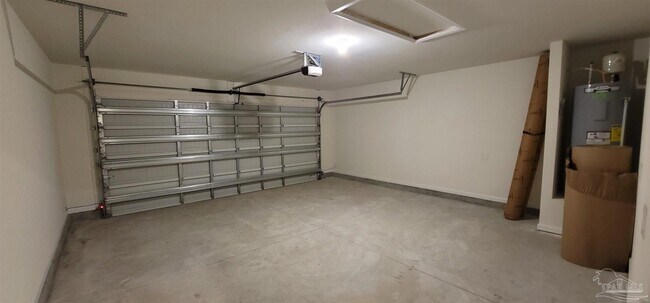 Foto del edificio - 8735 Schooner Ln