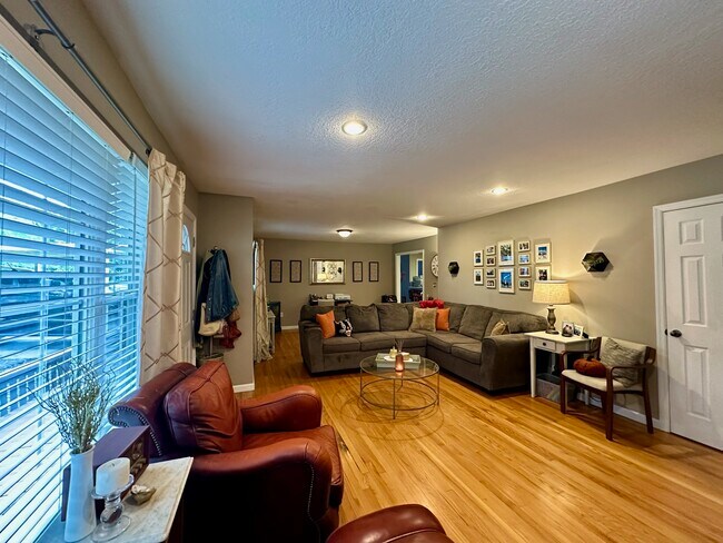 Building Photo - 4826 Hunter Trail