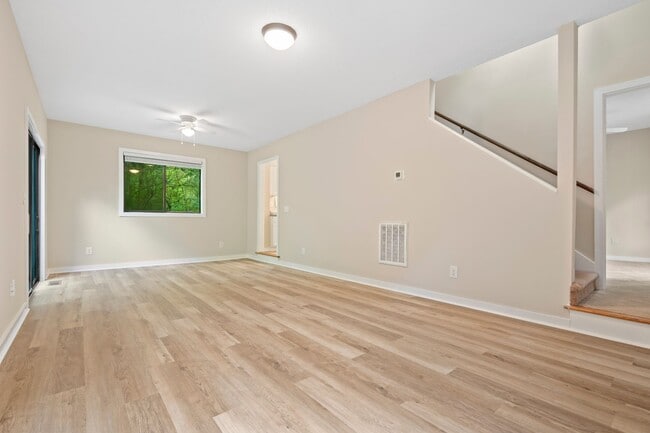 Building Photo - 101 Walden Dr