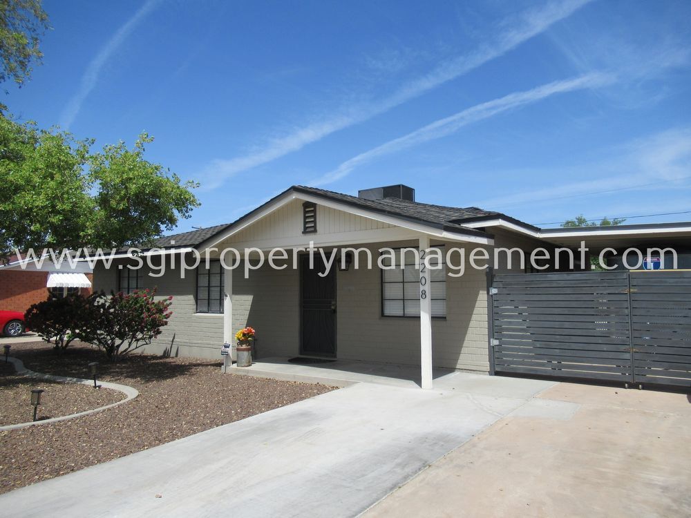 Primary Photo - HIGHLY UPGRADED CENTRAL PHOENIX BEAUTY!