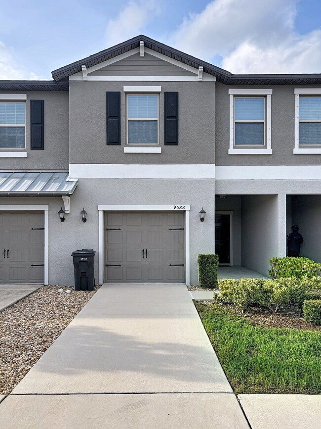 Photo - 9528 Pembrooke Pines Drive Townhome