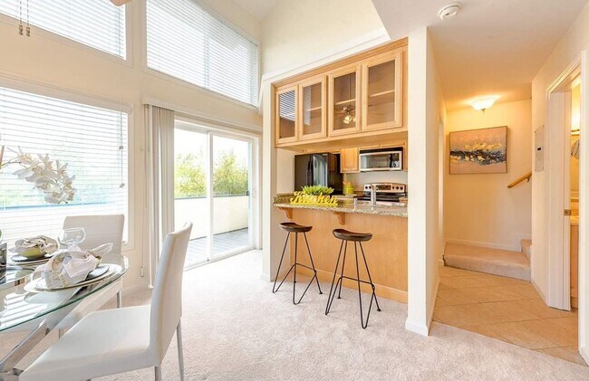 Foto del edificio - Utilities Paid! Modern Loft-Style Condo wi...