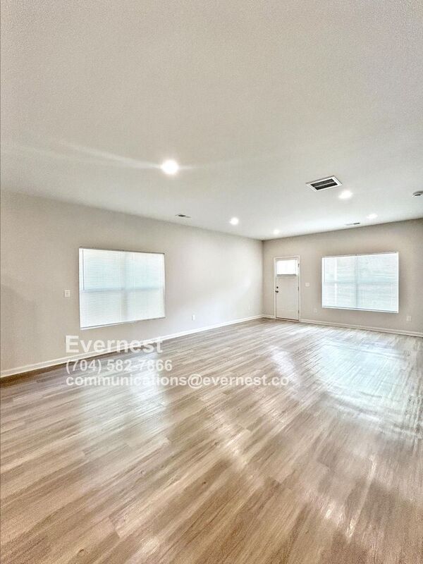 Foto del edificio - 356 Freedom St SW