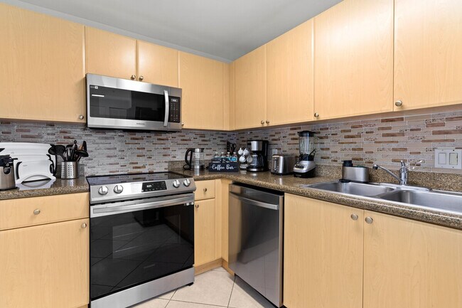 Foto del edificio - 2280 SW 32nd Ave