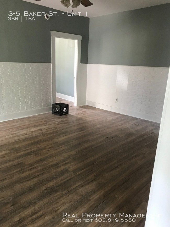 Building Photo - Renovated 3 Bedroom 1st Floor Unit in Dover!
