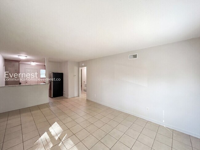 Foto del edificio - 1416 Moss Point Dr