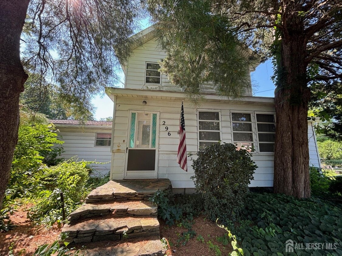 Primary Photo - 296 Riva Ave