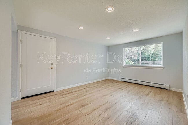 Building Photo - 2356 S Linden Ct