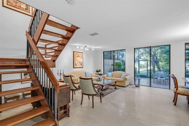 Foto del edificio - 3430 Torremolinos Ave