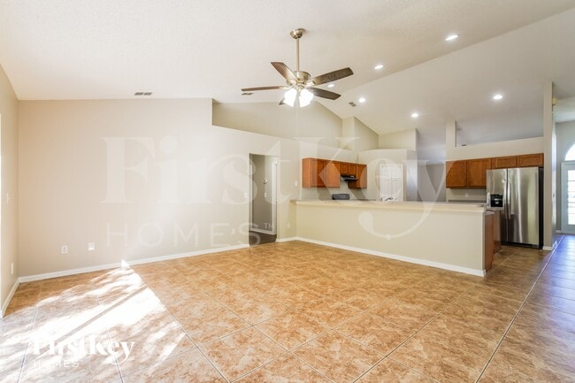 Foto del edificio - 649 Rosaro Ct