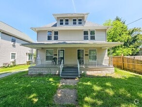 Building Photo - 905 Berwin St