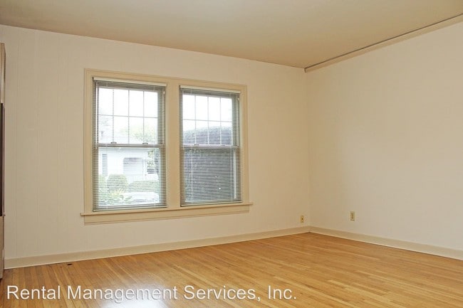Building Photo - 1514 SE Bybee Blvd