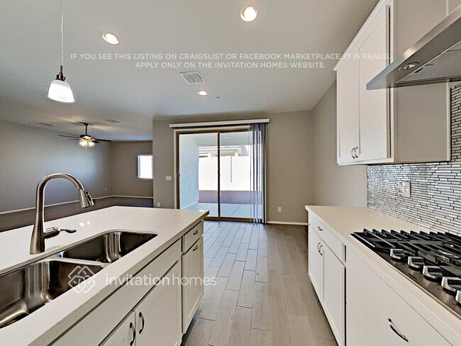 Building Photo - 21130 W Cypress St