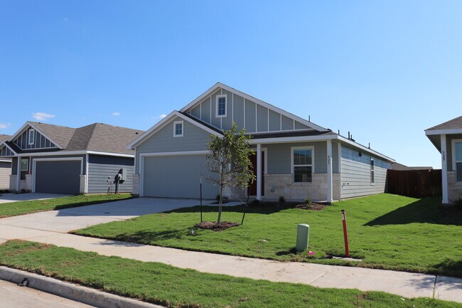 Building Photo - 525 Autumnwood Way