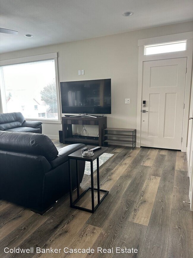Foto del edificio - 4 br, 2.5 bath House - 519 E Johnson