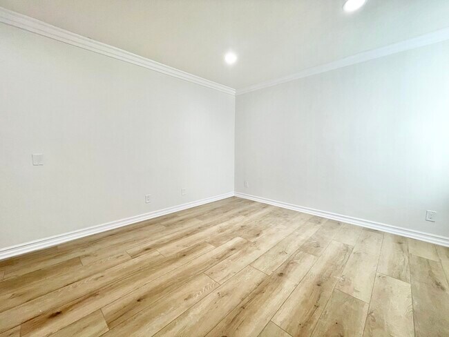 Foto del edificio - 6062 Fulton Ave
