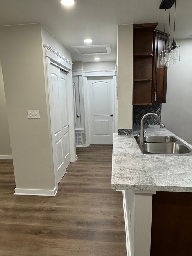 Foto del edificio - 116 Montrose Dr