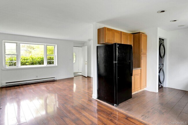 Foto del edificio - 74 Lakeshore Dr E