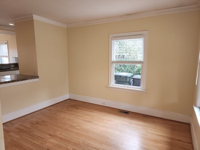 Foto del edificio - Spacious 3BR/3BA in Sought- After Queen Anne Location